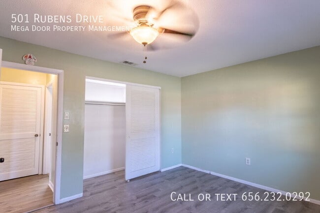 Building Photo - 501 Rubens Dr