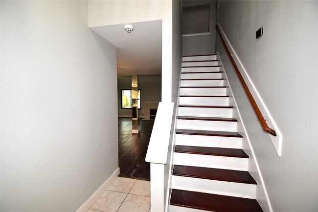 Building Photo - 21022 Creek Edge Ct