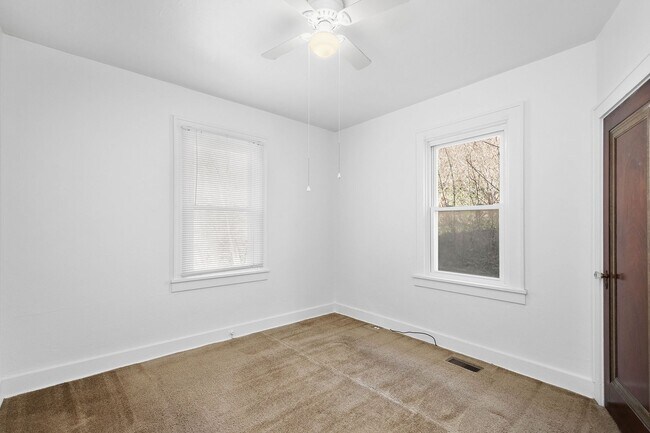 Building Photo - Charming 2 bedroom home in Wilkins Townshi...