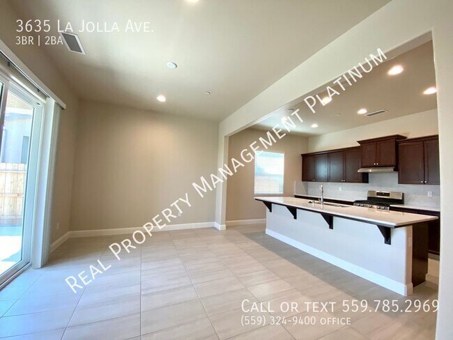 Building Photo - 3635 La Jolla Ave
