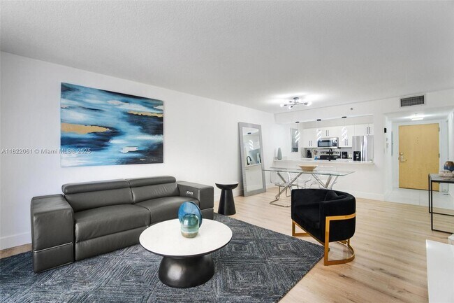 Building Photo - 1200 Brickell Bay Dr