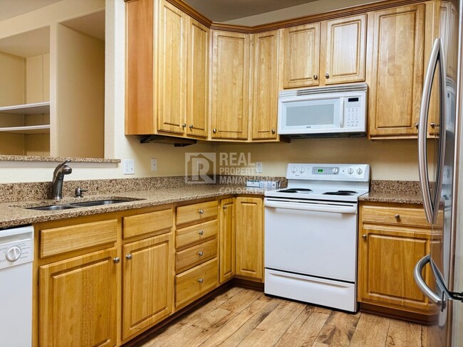 Building Photo - 10341 W Girton Dr