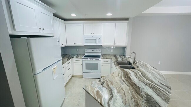 Building Photo - 1504 SW 50th St