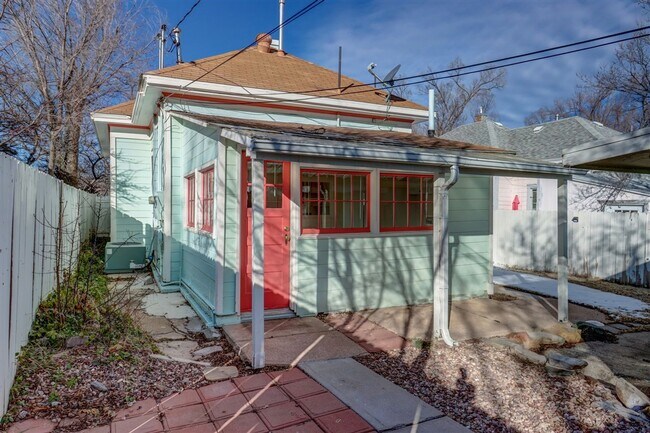 Building Photo - 313 N Mt Vernon Ave