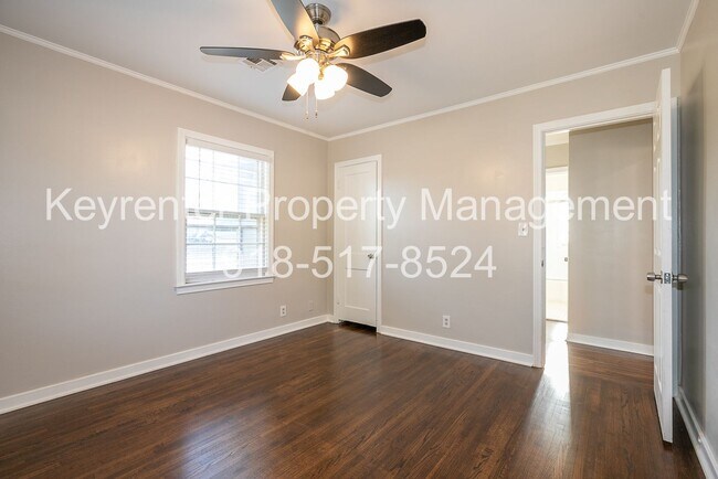 Building Photo - 1502 N Columbia Ave