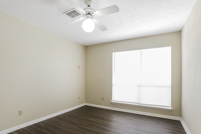 Building Photo - 11807 Gatlinburg Dr