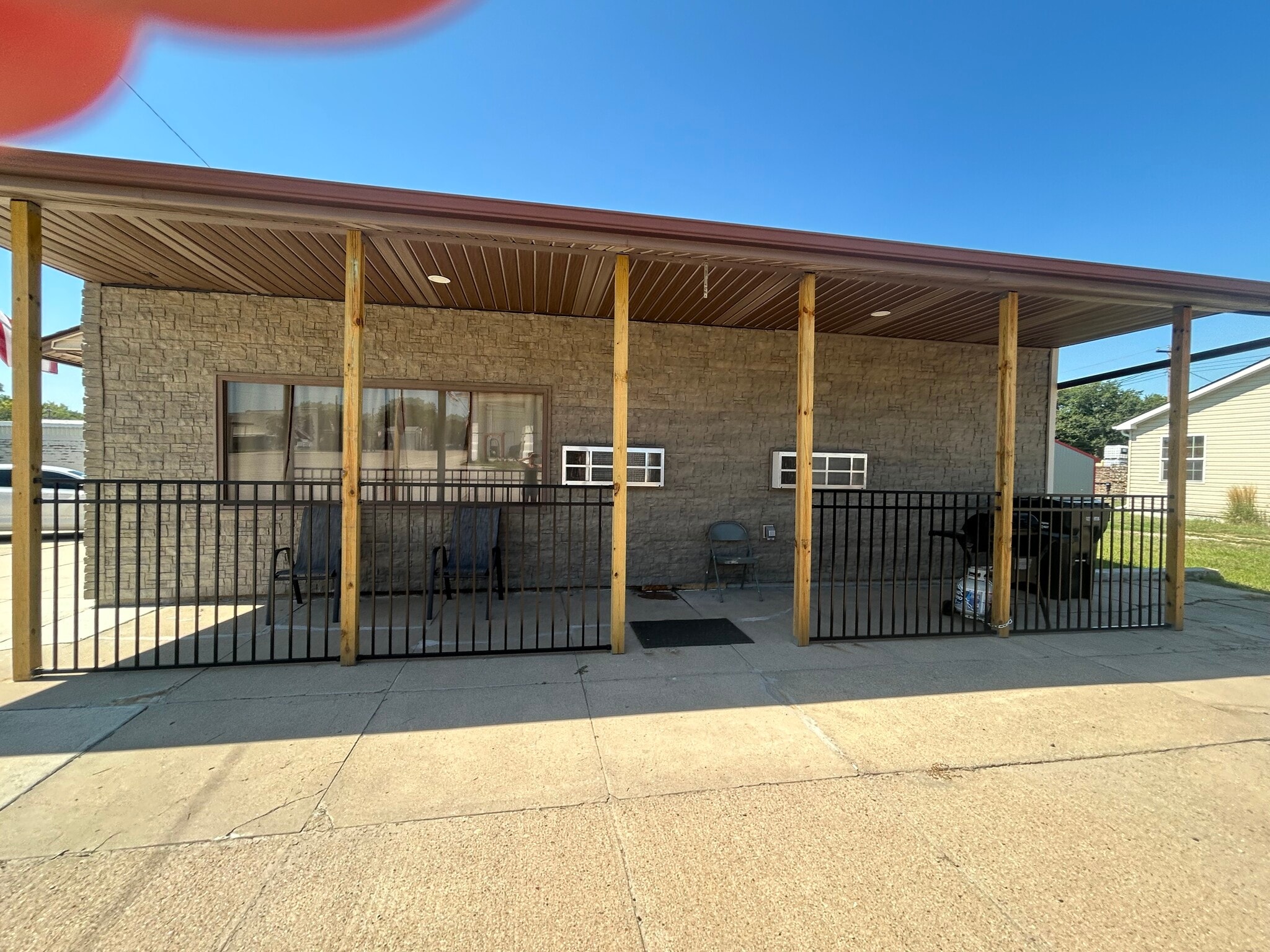 Building Photo - 812 Commercial St