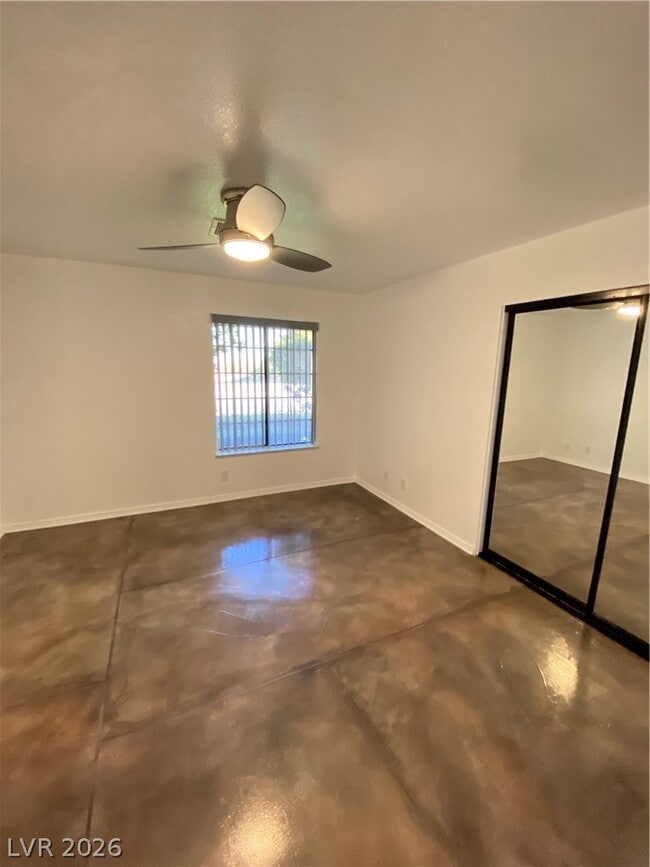 Building Photo - 2521 E Serene Ave