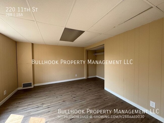 Building Photo - 220 11th St