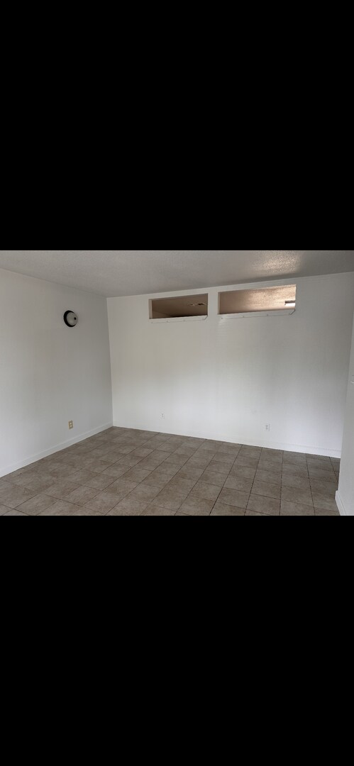 Building Photo - 3-Bedroom/ 1.5-Bath - Delightful Home in Fort Walton Beach - Great Location "A Must-See Home"