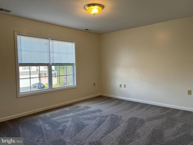 Building Photo - 103 Mango Street