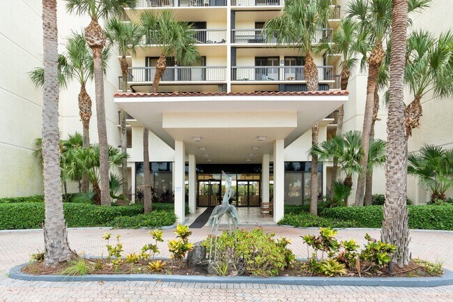 Building Photo - 3100 N Hwy A1A
