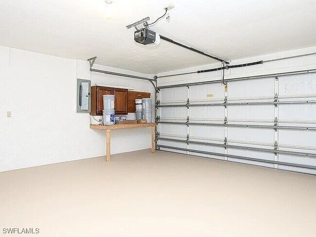 Building Photo - 4553 Beechwood Lake Dr