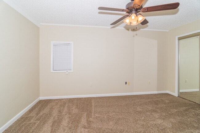 Building Photo - 2519 Forest Home Rd