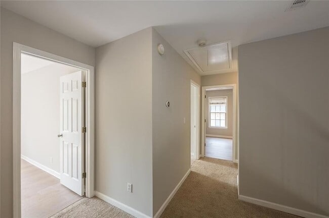 Building Photo - 1512 Fallen Leaf Ct SW