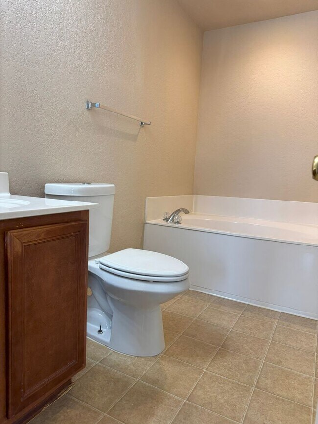 Building Photo - 145 Brahma Way