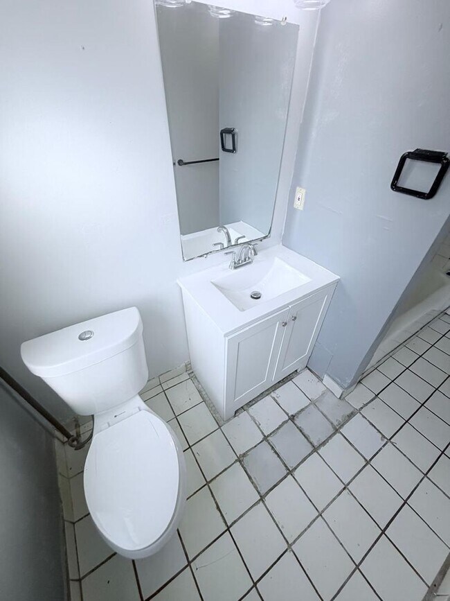 Building Photo - 3341 Desota Ave