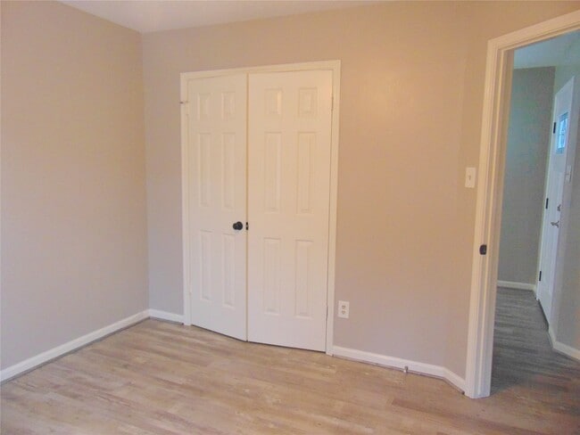 Building Photo - 1809 Edinburg Ave