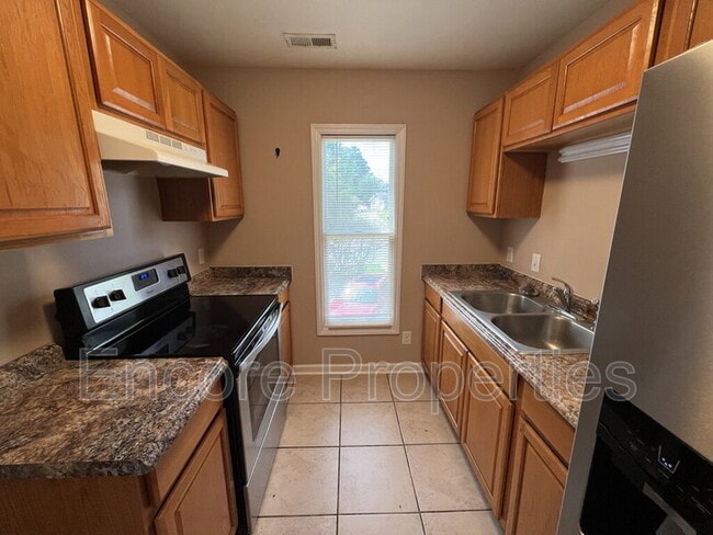 Building Photo - 2532 S Roxboro St