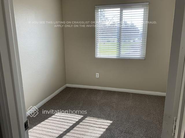 Building Photo - 14207 Woodland Dr