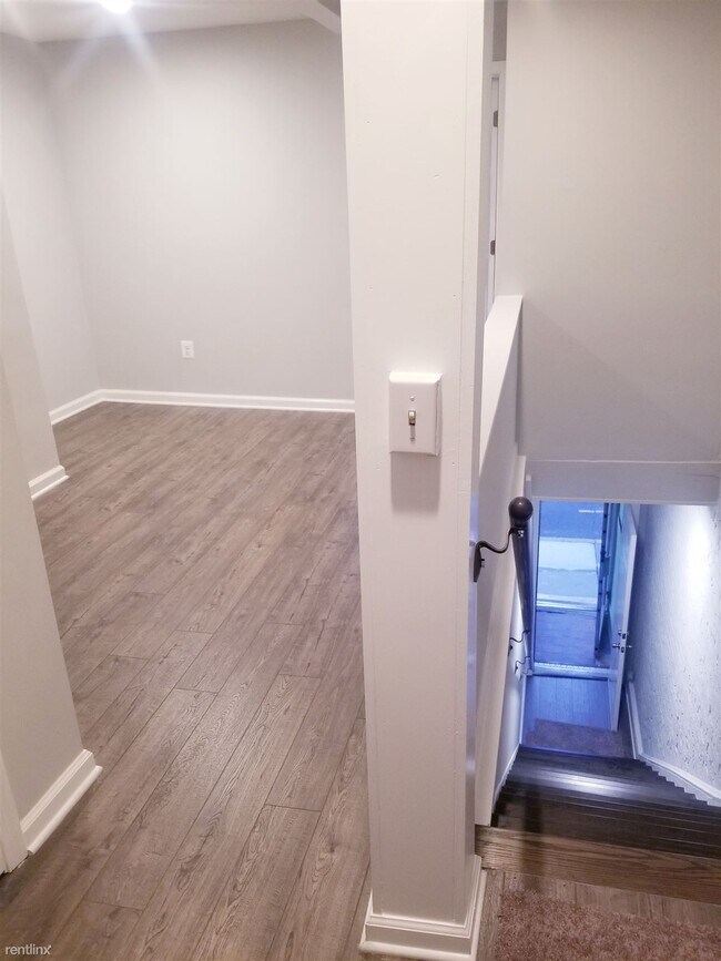 Building Photo - 3 br, 1.5 bath Duplex - 1729 Maryland Aven...