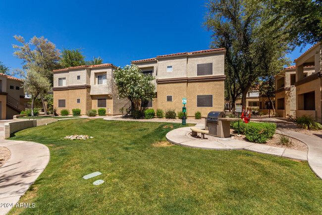 Building Photo - 11375 E Sahuaro Dr