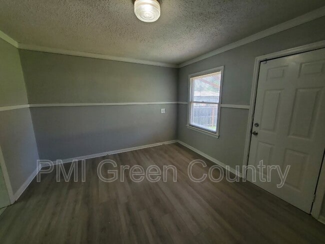 Building Photo - 2125 E Seminole St