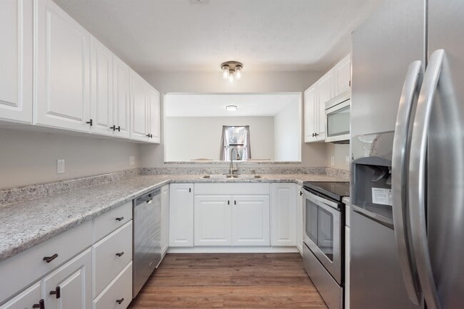 Building Photo - 2909 La Villas Dr