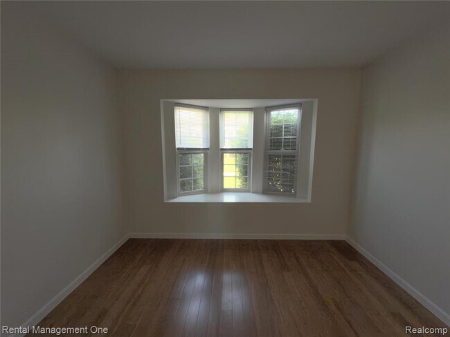 Building Photo - 11575 Lynhurst Dr