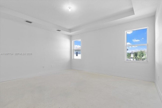 Building Photo - 12237 Green Oak Dr