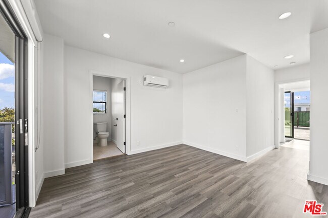 Building Photo - 1254 9th St