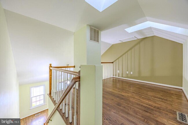 Building Photo - 8200 Maple Ridge Ave