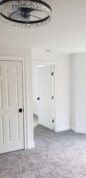 Building Photo - 517 Park Ave