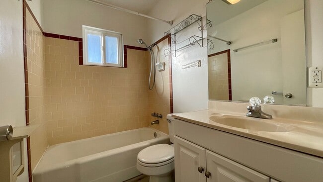 Building Photo - Stand-Alone 2 Bedroom Beach House, Single-Level with Garage