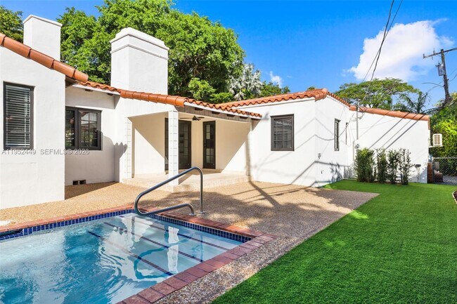 Building Photo - 3519 Toledo St