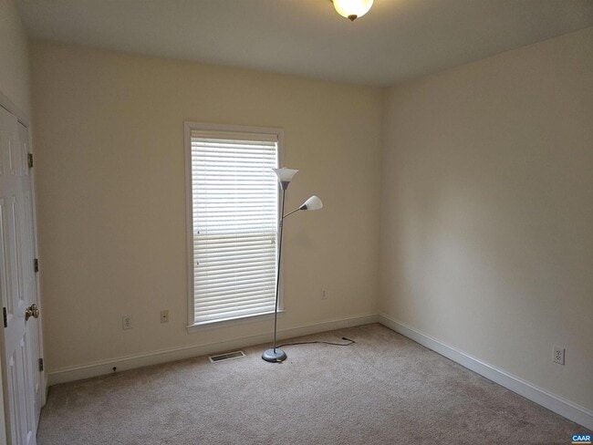Building Photo - 134 Deerwood Dr