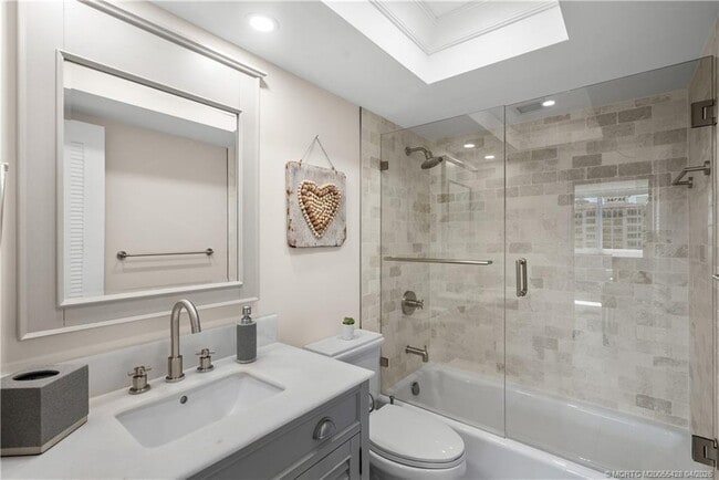 Building Photo - 125 S Ocean Ave