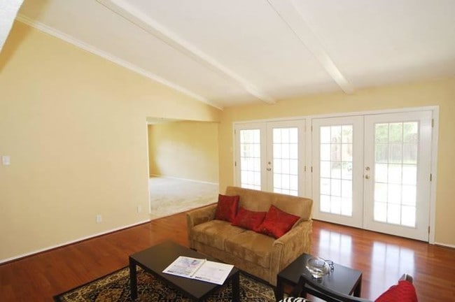 Building Photo - 3151 Kinkaid Dr