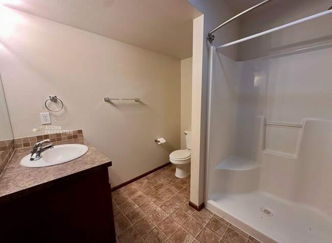 Building Photo - 1668 Stremler Dr