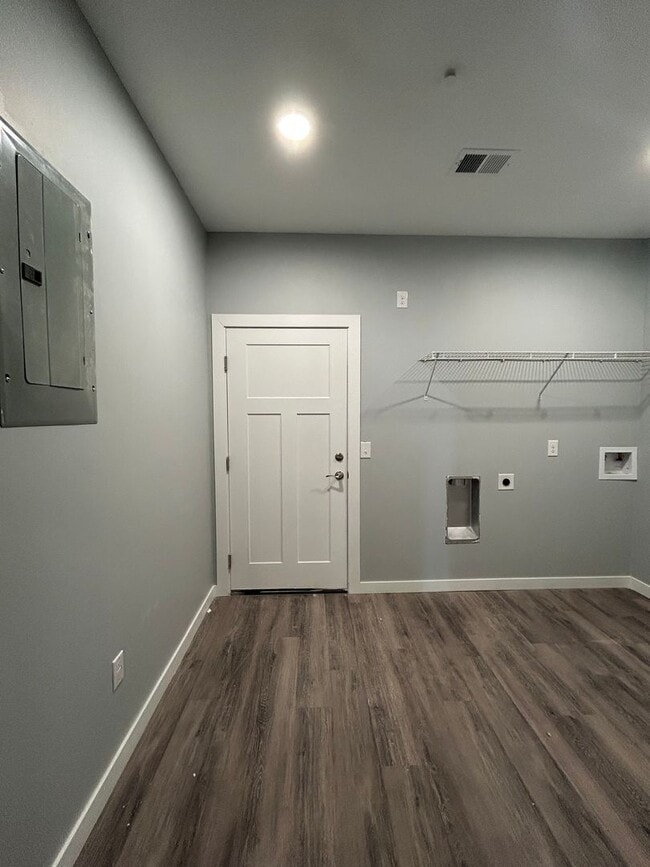 Building Photo - Mile High Investments (2724 Silver St.)