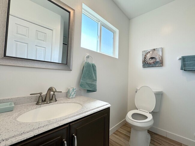 Building Photo - AVAILABLE NOW!! 3 BEDROOM 3 BATHROOM HOME IN JOSHUA TREE!