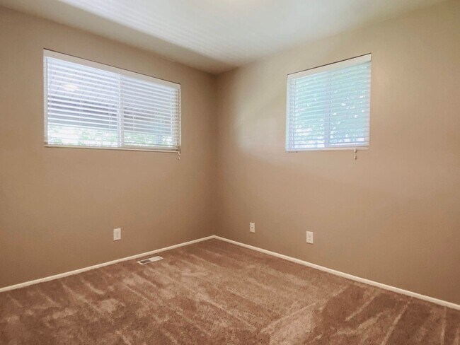 Building Photo - 3025 Little Cottonwood Rd