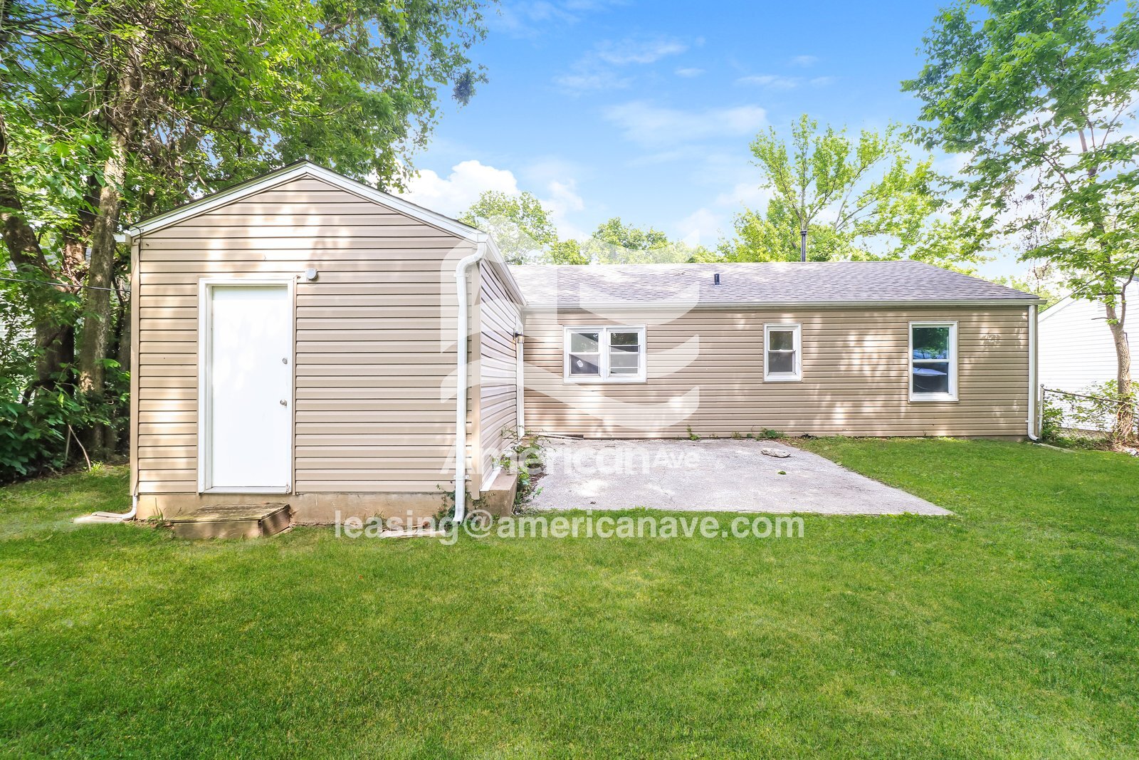 Building Photo - 9749 Dennis Dr