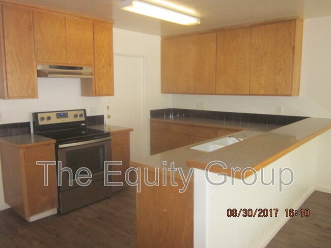 Building Photo - 437 N Park St