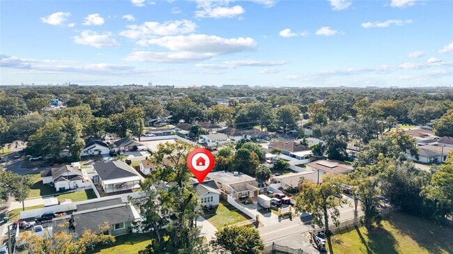 Building Photo - 2606 W Henry Ave