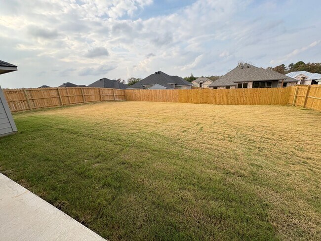 Building Photo - 368 Mary Cir