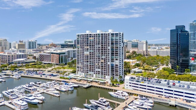 Building Photo - 400 N Flagler Dr