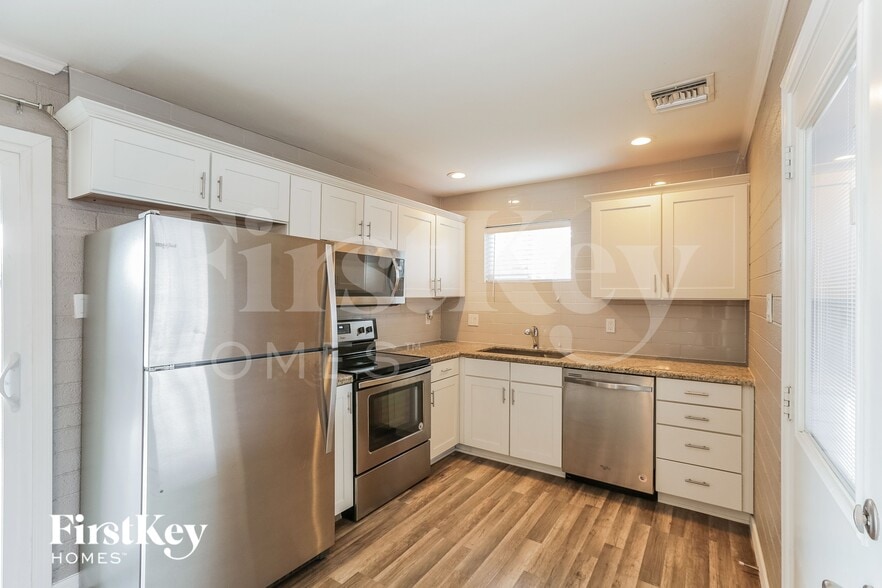 Building Photo - 14832 N 35th Pl