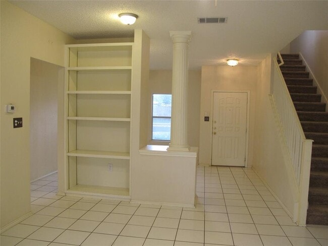 Building Photo - 2011 Jasper Ln