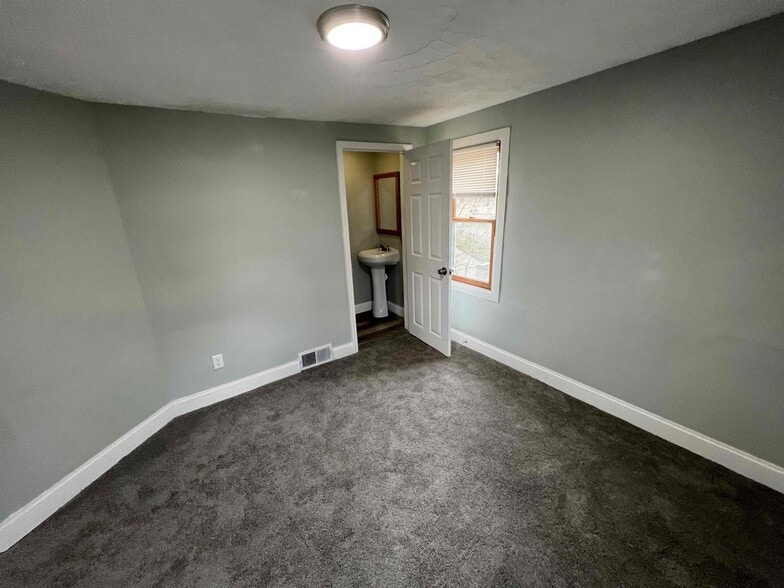 Building Photo - 960 Lawton St